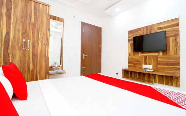 OYO 40722 Hotel Galaxy