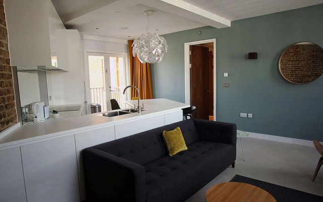 Hop Art House Apartments