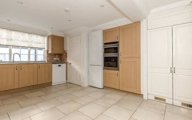 Beautiful 3Br House In Knightsbridge