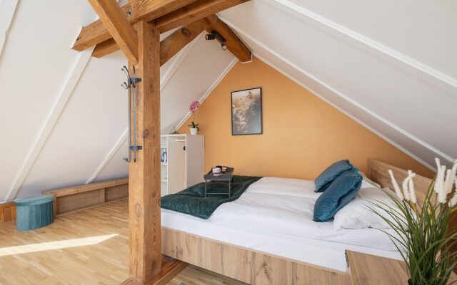 Bright Apartment Kazimierz by Renters