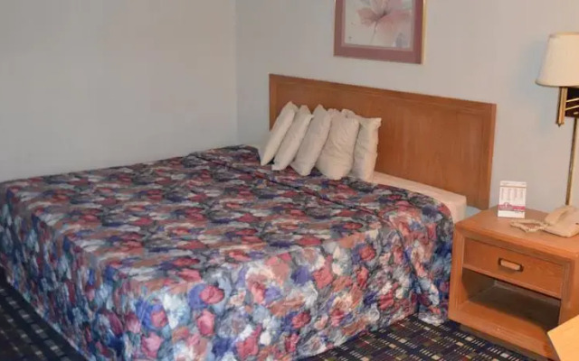 Colonial Inn