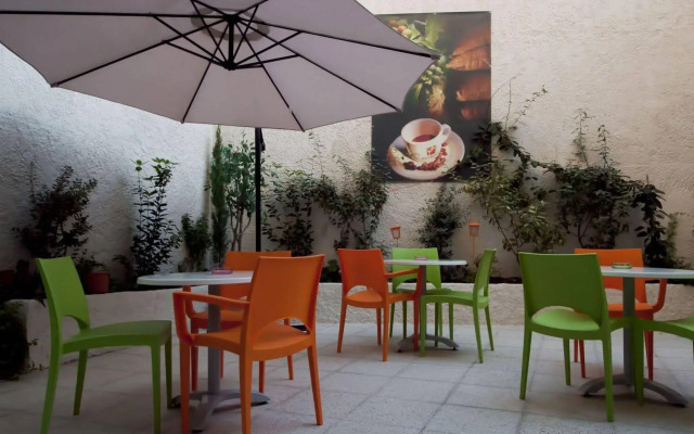 City Life Port Hotel