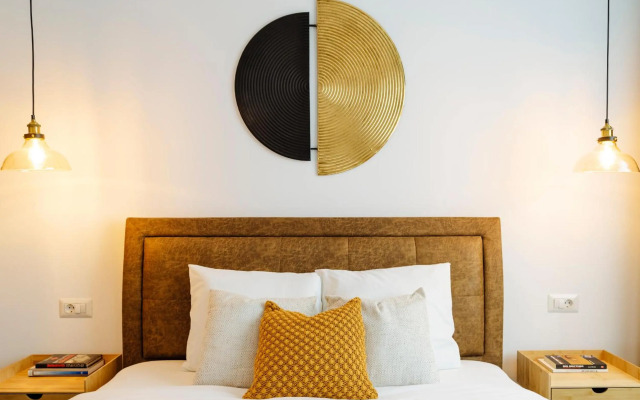 Sunny 2BR Flat - Top Location - Amazing Balcony