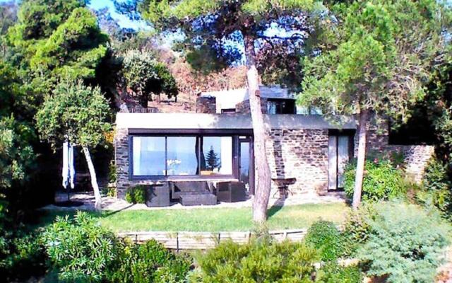 Comfy villa in Bormes-les-Mimosas with swimming pool