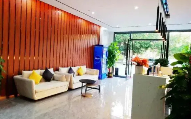 Happiness Holiday Apartment (Zhongshan Changjiang Kaiyin)