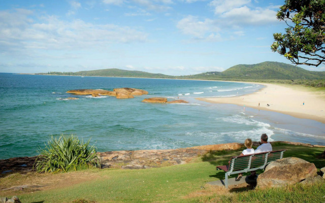 Seabreeze Beach Hotel