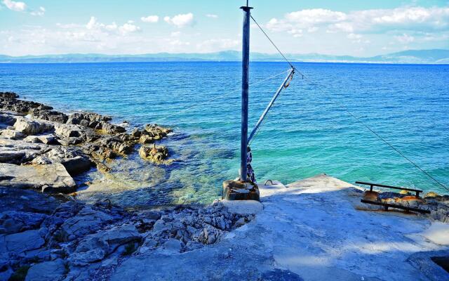 Villa Marijeta - 20 m From sea - H