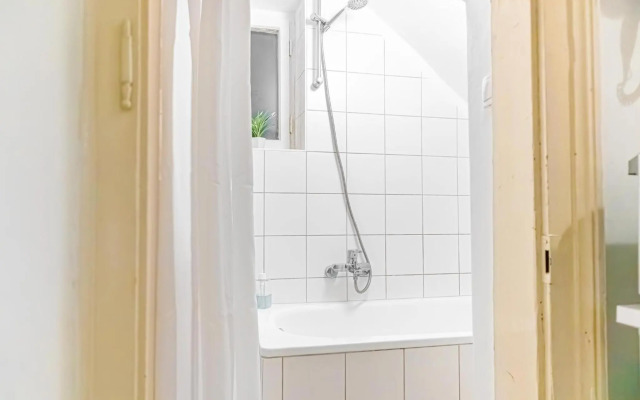 attractive 2BR Apt. Near AKH- Ideal for Longstays