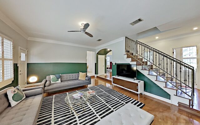 1111eriv 4 Bedroom Home