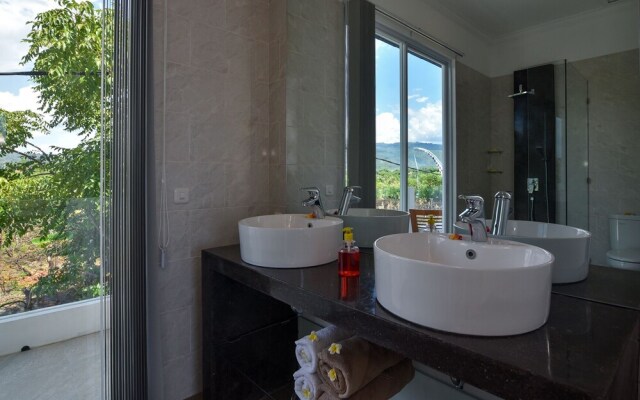 Villa Lovina Beach 2