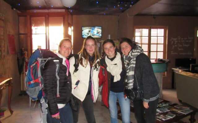 Hostal Valle Mistral - Hostel
