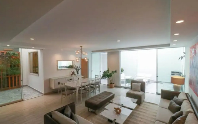 w Stunning House in the Heart of Barranco