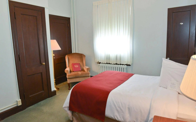 Penn Wells Historic Hotel