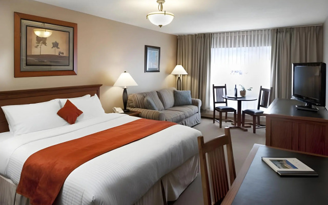 Tonquin Inn