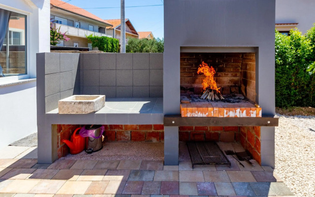 Šjor 2 BDR Apartment w grill