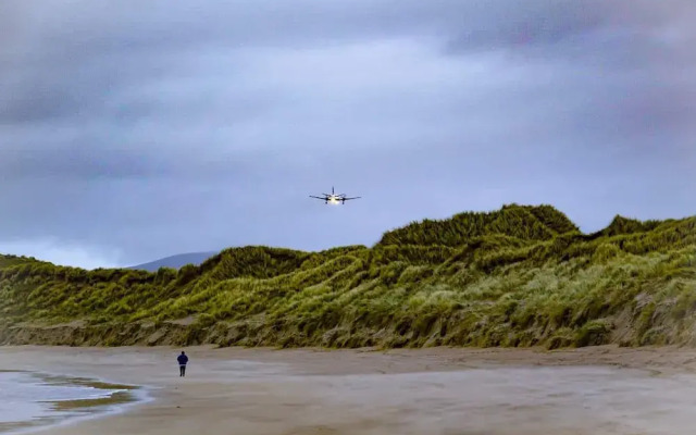 Carey's Viking House Hotel