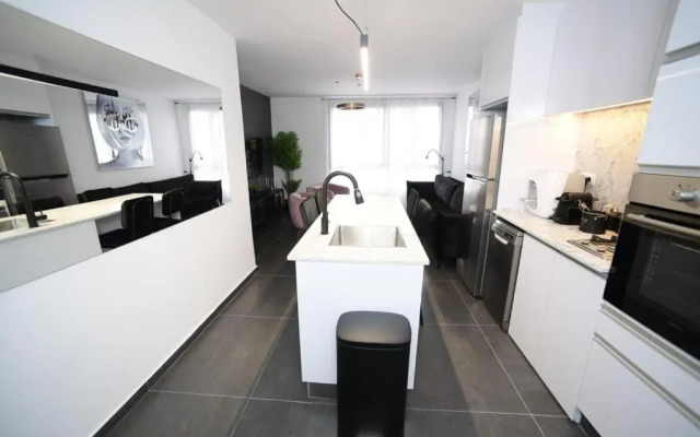 Z32 Luxury Boutique Apartments