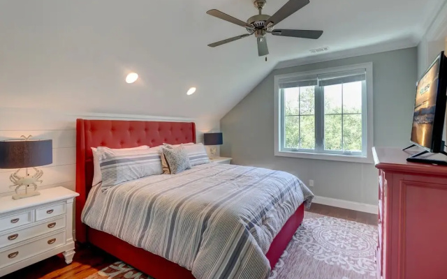 4 Shore Crest Ln