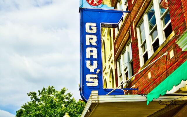 SoBe Cool Springs Apartments