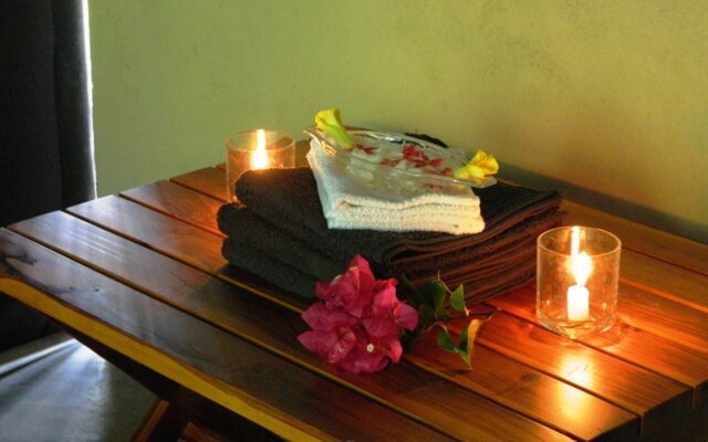 Hotel Athgira