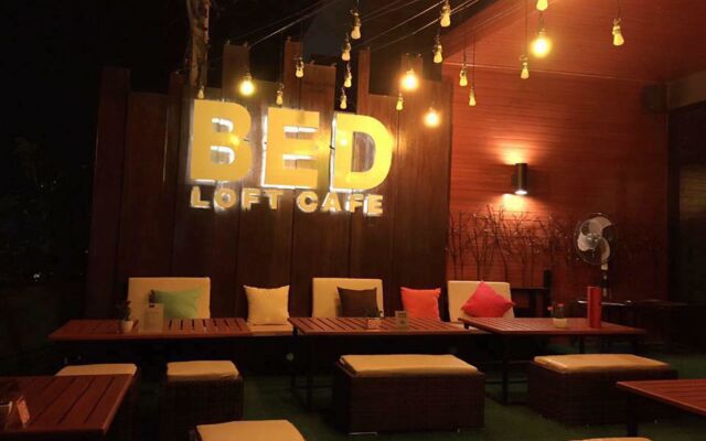 Bed Loft Cafe