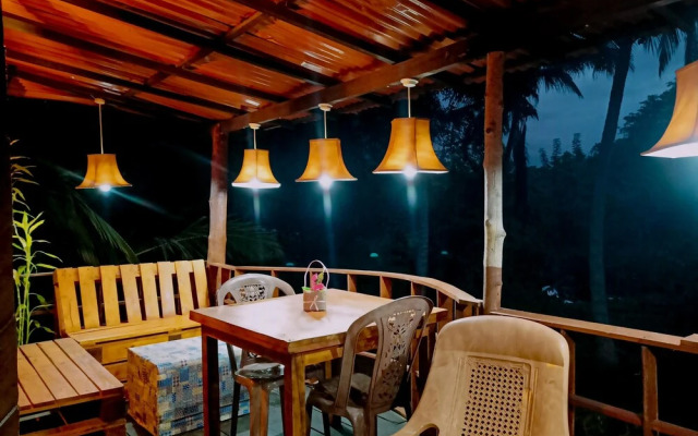 Lake View Tree House