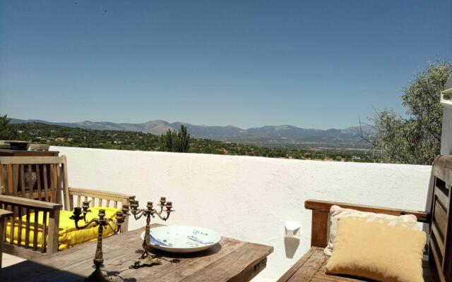 Enticing Holiday Home in Galapagar with Private Terrace