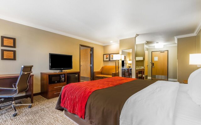 Comfort Inn & Suites Redwood Country