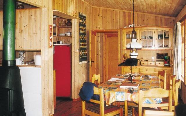 10 Person Holiday Home in Oppstryn