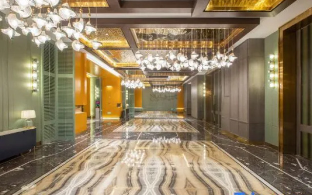 Haining Relax Grand Hotel