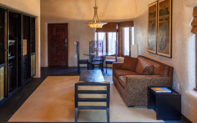 El Monte Sagrado Living Resort & Spa