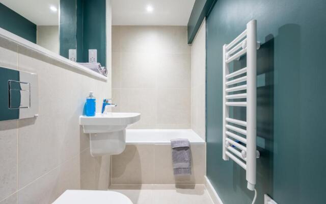 Stunning 2BD Apartment in Manchester