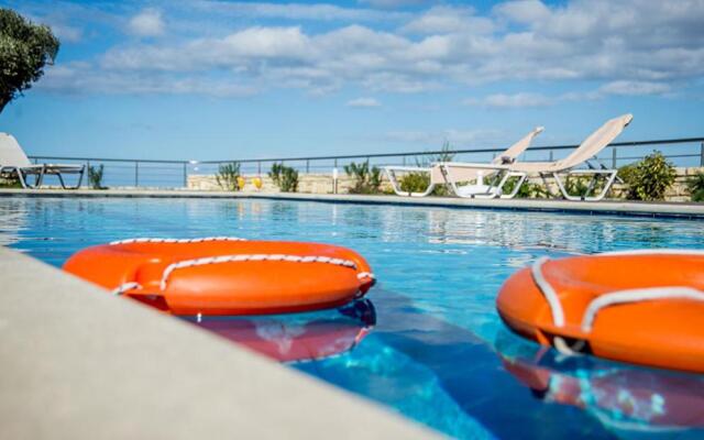 "villa Horizon - Elegance & Privacy With Scenic Views - Extended Pool"