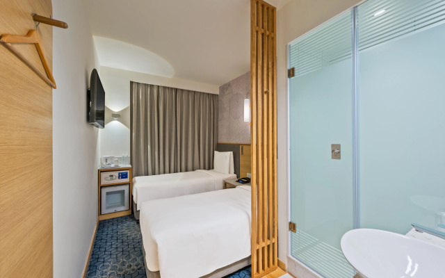 Holiday Inn Express Gurugram Sector 50 by IHG – Guest Rooms – Gurugram