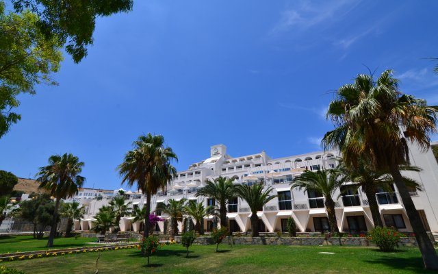 Azka Hotel