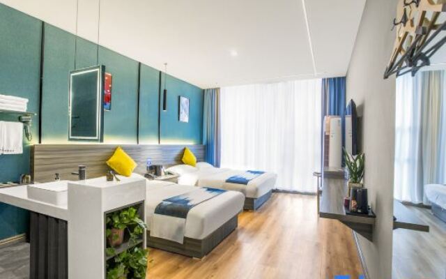 Nanyang Yueke Light Hotel (Wolong Bridge)