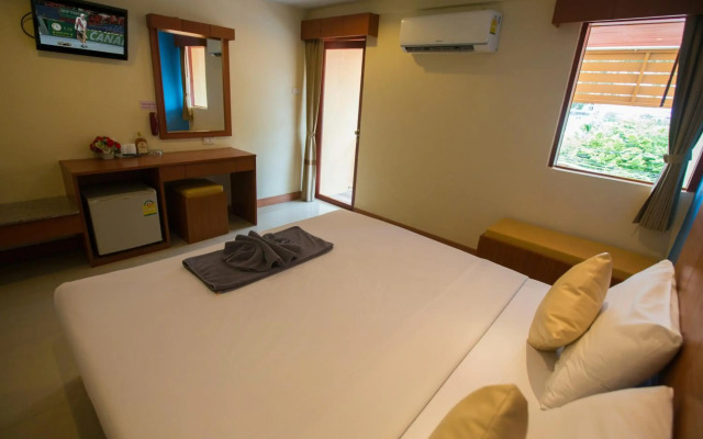 Twin Palms Resort