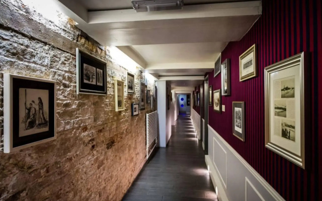 The Varsity Hotel & Spa