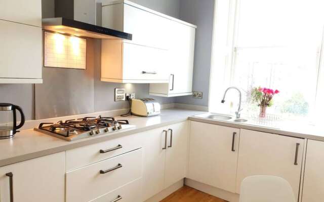 Newly Refurbished Duplex in Edinburgh City Centre