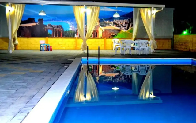 House With 6 Rooms in Enna, With Wonderful Lake View, Private Pool, En