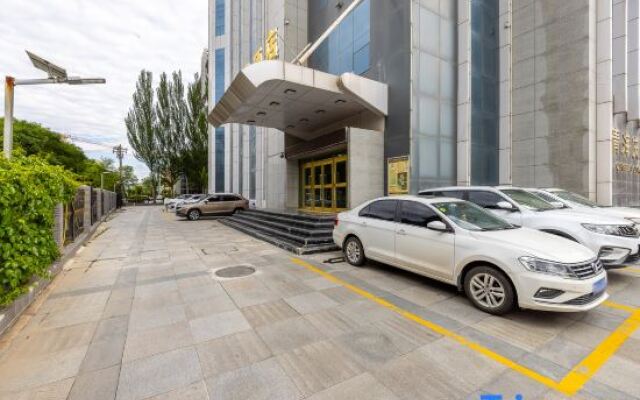Xining Dongchuan Industrial Park Qingyun Hotel (Chengdong Wuyue Plaza)