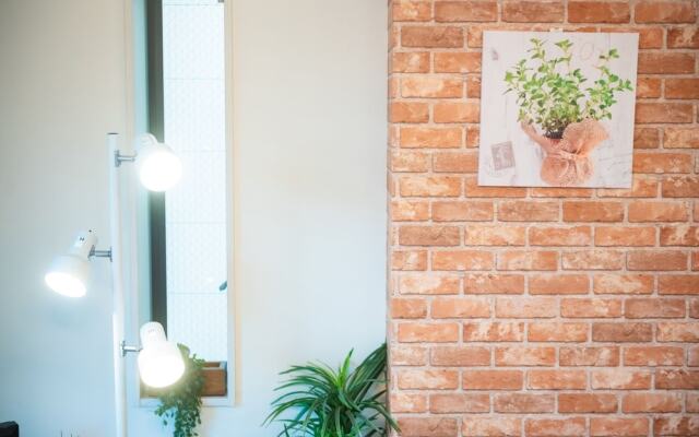 Convertel Higashi-Magome House