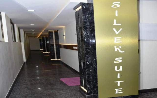 OYO 11414 Hotel Silver Suites