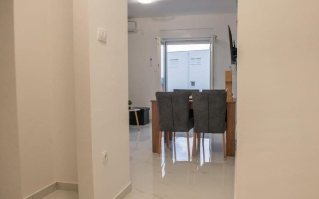 Marin - 200m to the sea - A1