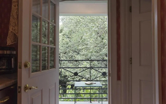 Melange Bed & Breakfast