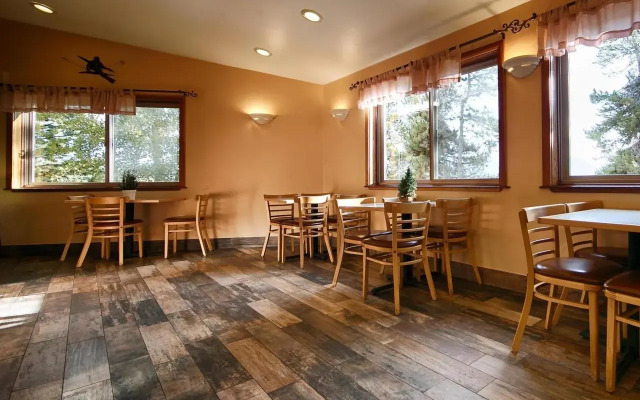 Best Western Ptarmigan Lodge