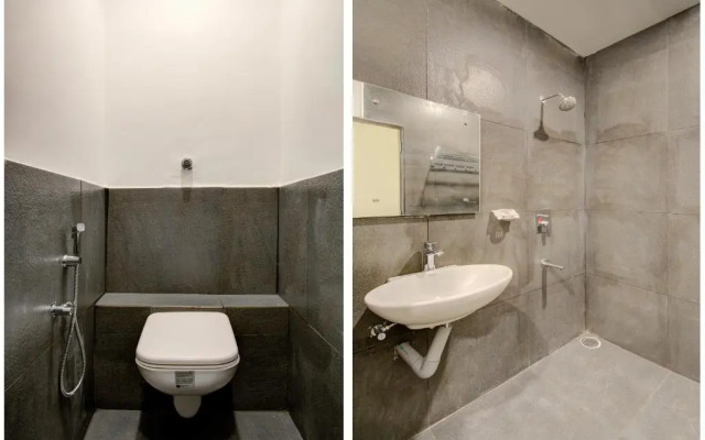 V Hotel by OYO Rooms