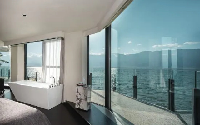 Shiyi Yunshang Sea View Homestay (Dali Shuanglang Erhai Branch)