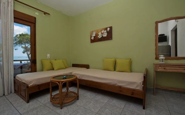 Kamares House Apartments & Studios