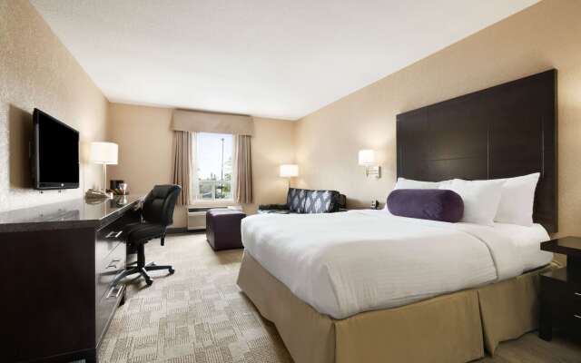 Days Inn by Wyndham Calgary Airport